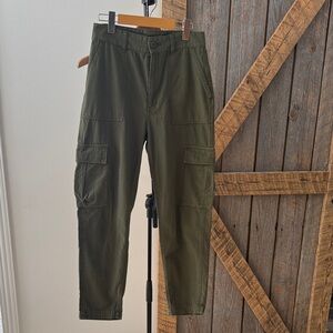 Aritzia TNA women olive green high waist cargo pants-Size 10
